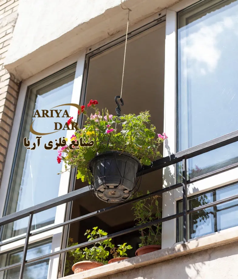 حفاظ پنجره نیمه ساده